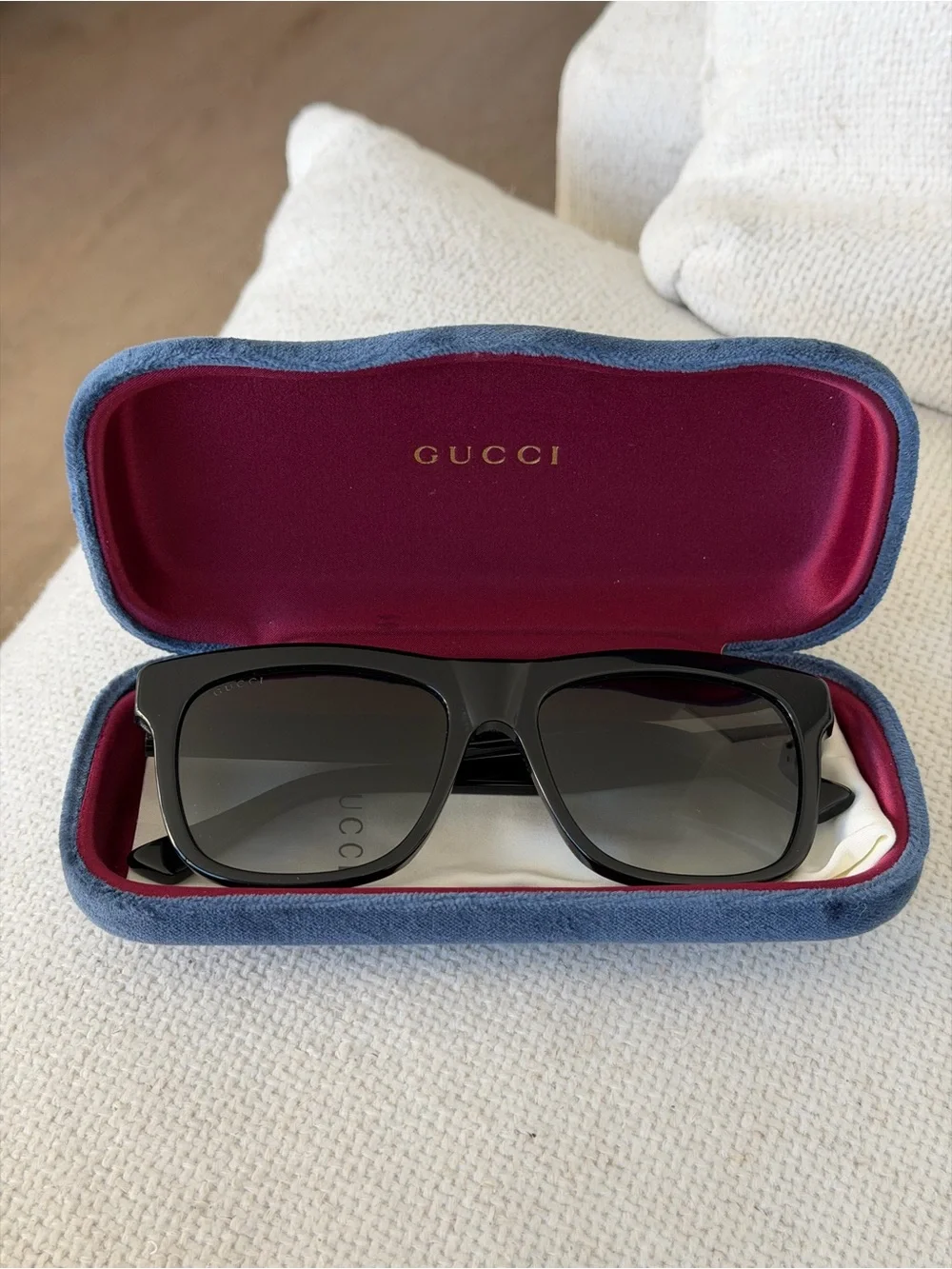 Gucci Oversized Square Sunglasses Black / Gray – Brand New